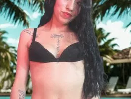 RoyalCams featured live model